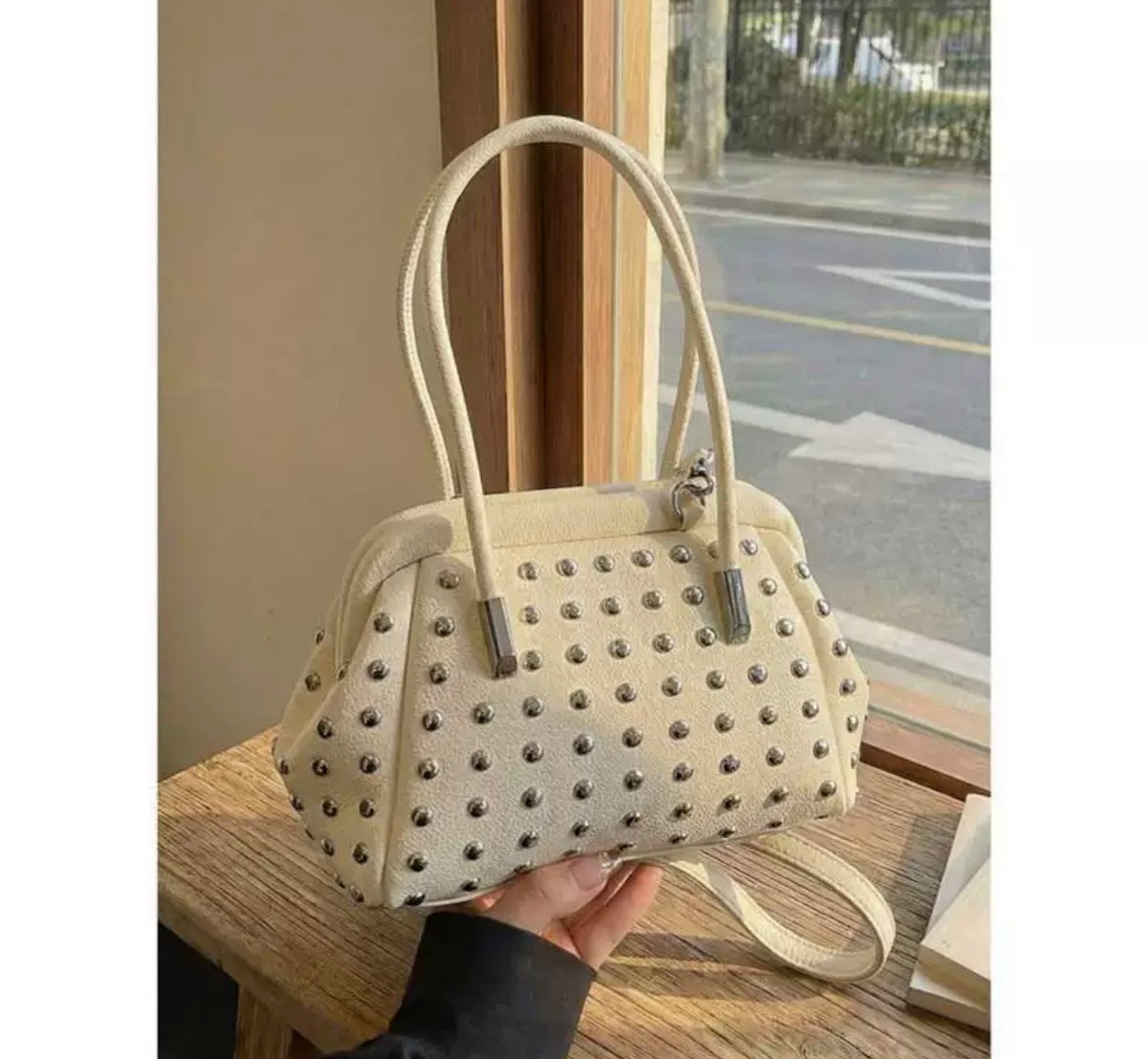 حقائب نسائية جلد